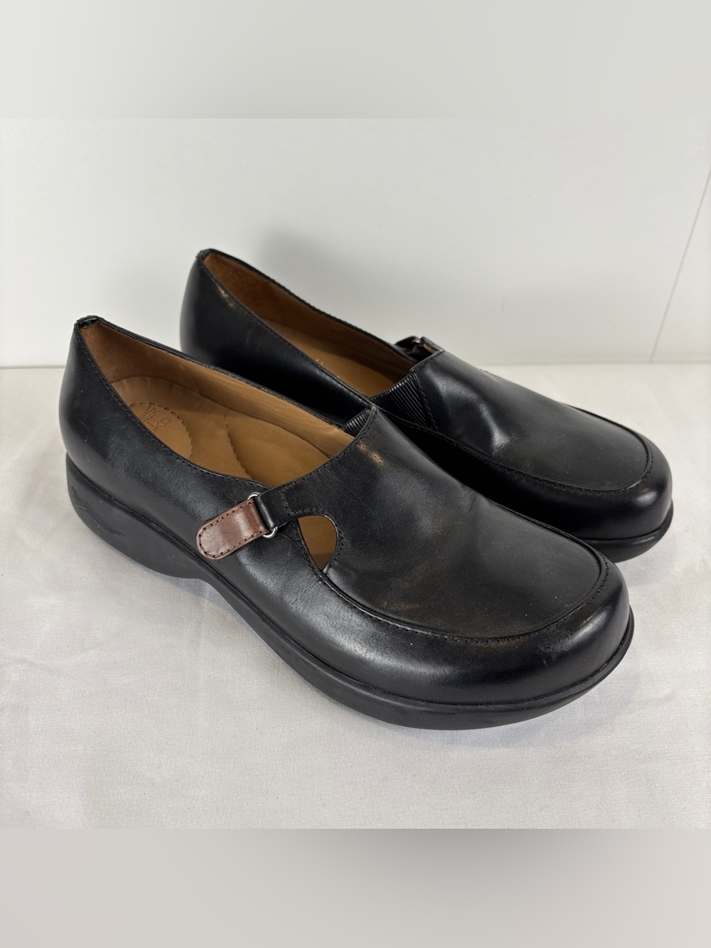 Dansko Black Leather Loafers EU 38 / US 7.5-8 Shoes Adjustable Strap Darcy Jane